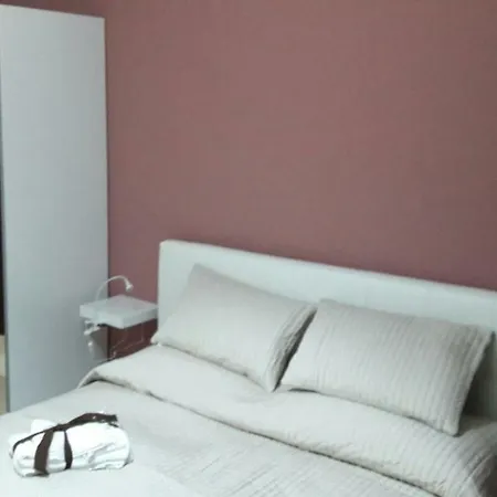 Il Centro Short Lets Pensionat