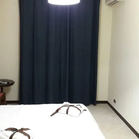 Il Centro Short Lets Pensionat